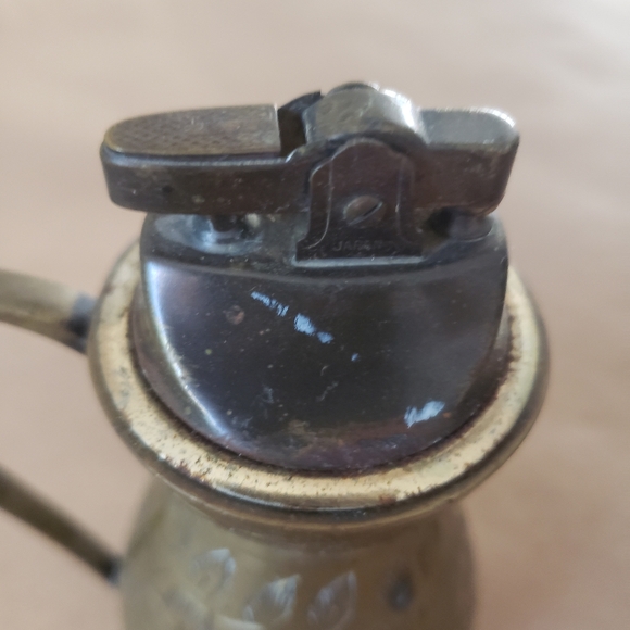 Vintage Etched Brass Pitcher Lighter - Picture 5 of 9